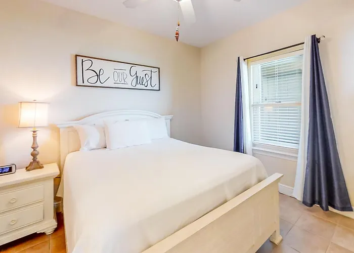 Holiday home Crystal Shores West 504 *